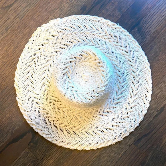 NINE WEST off white straw hat - Picture 3 of 7